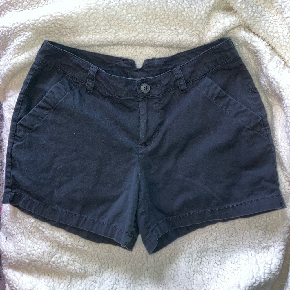 Columbia sports brand women’s Navy  4” Cotton shorts EUC